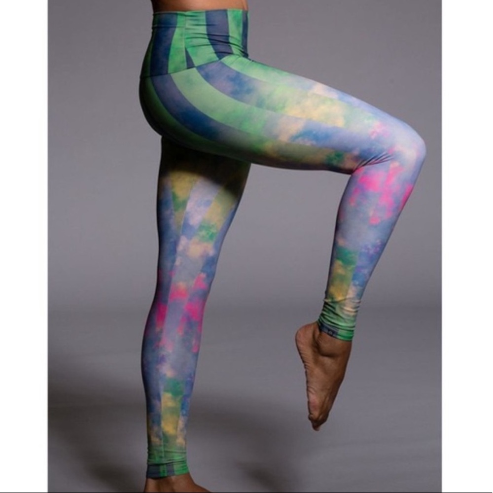 Onzie yoga leggings